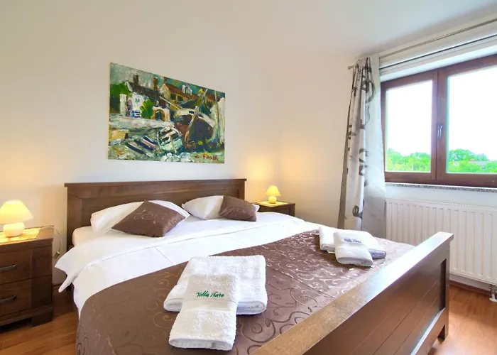 Villa Tara With Beautiful Heated Pool By Gu