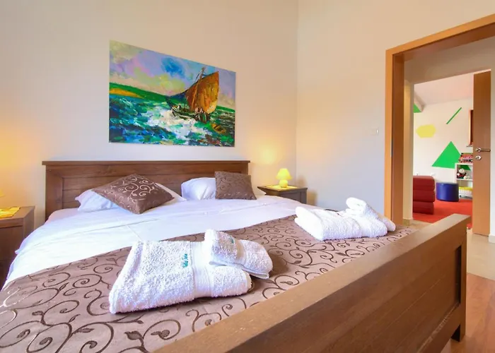 Tara With Beautiful Heated Pool By Gu Villa