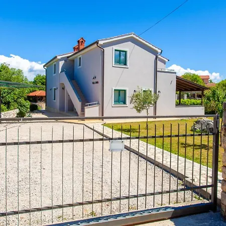 Tara With Beautiful Heated Pool By Gu Kras