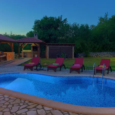 Villa Tara With Beautiful Heated Pool By Gu *