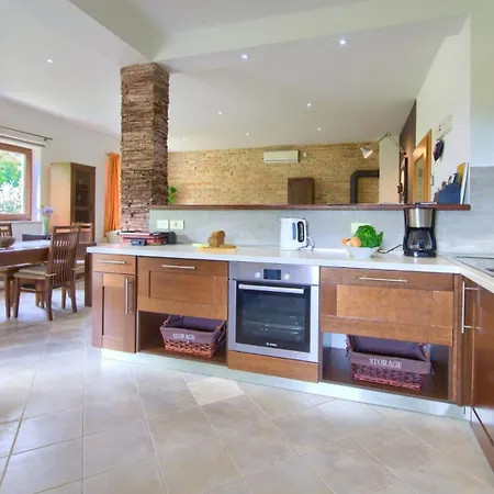 Tara With Beautiful Heated Pool By Gu Villa Kras