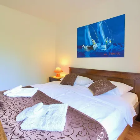 Tara With Beautiful Heated Pool By Gu
